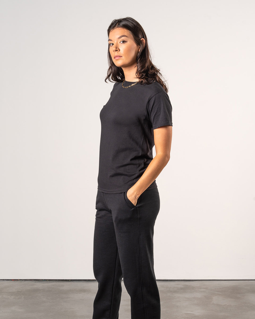 BASICS TEE