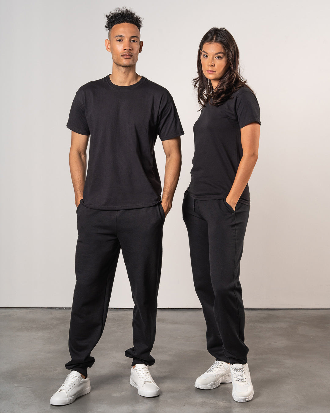 BASICS TEE