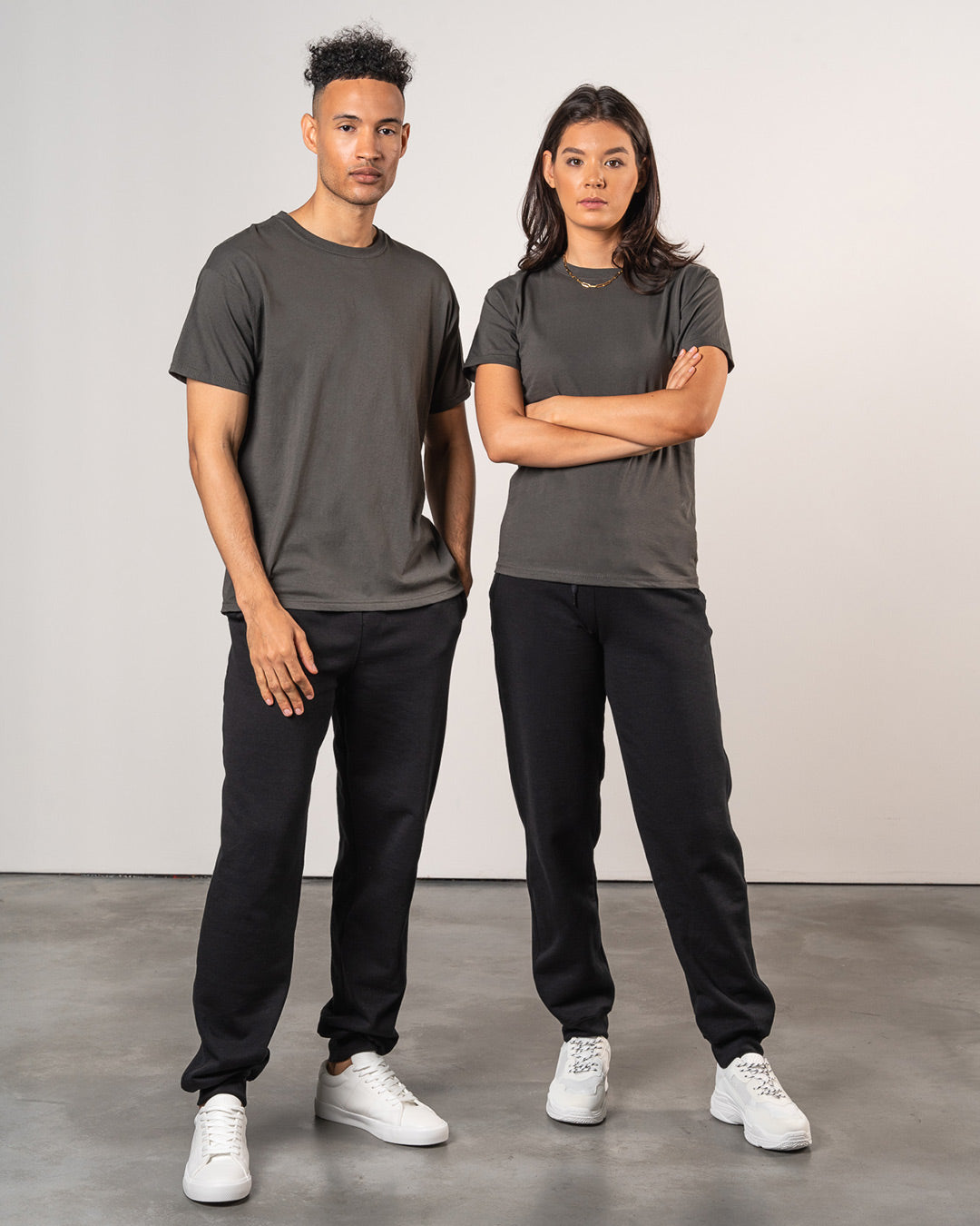 BASICS TEE