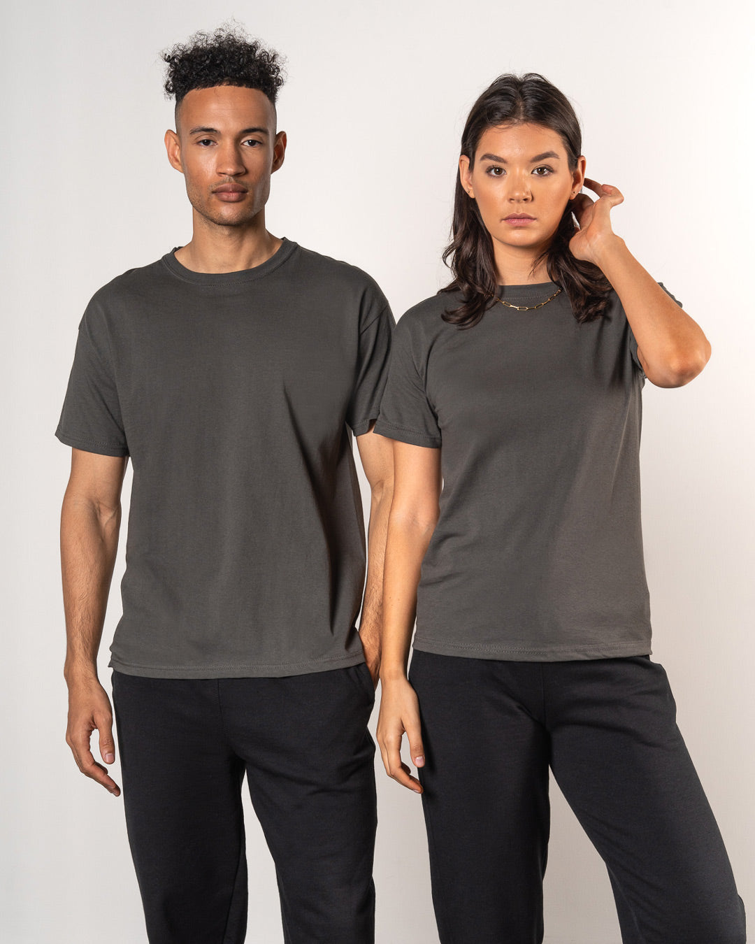 BASICS TEE