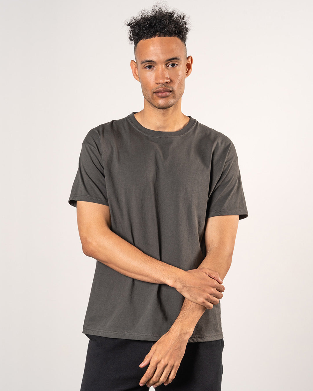 BASICS TEE