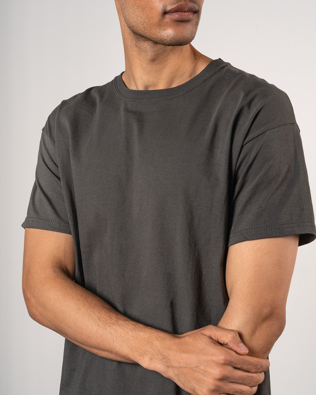 BASICS TEE