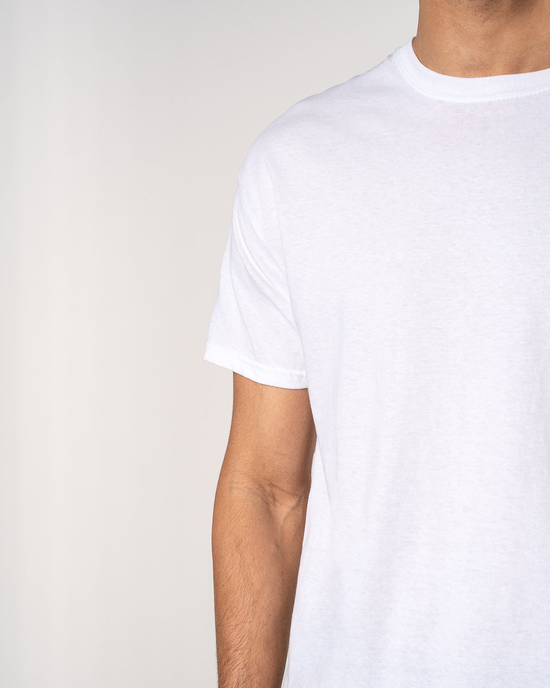 BASICS TEE