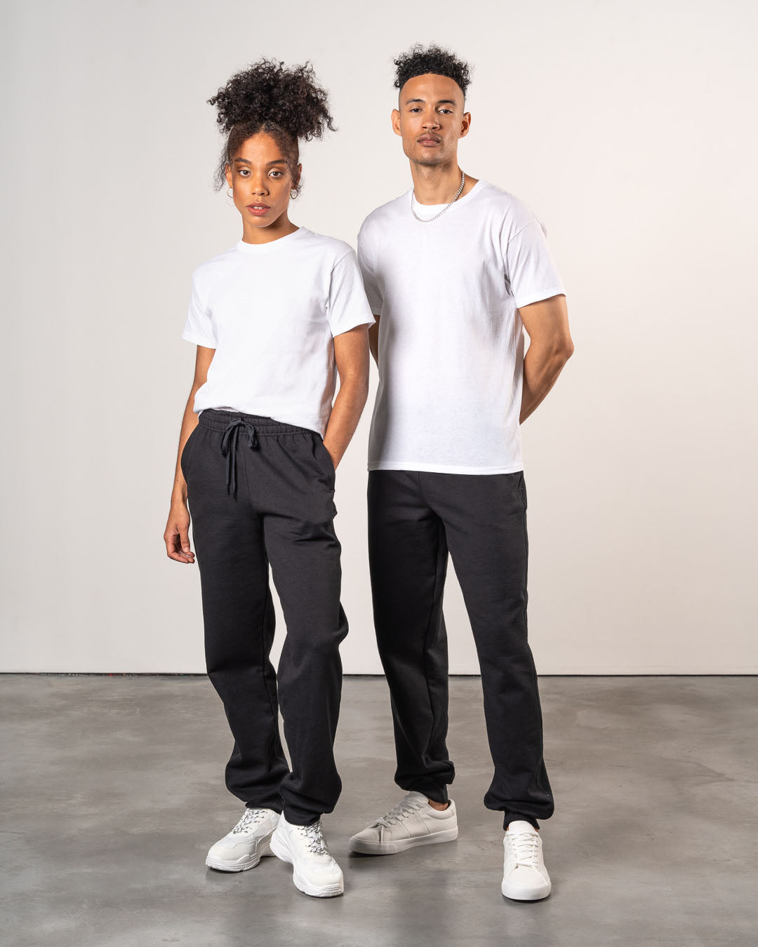BASICS TEE