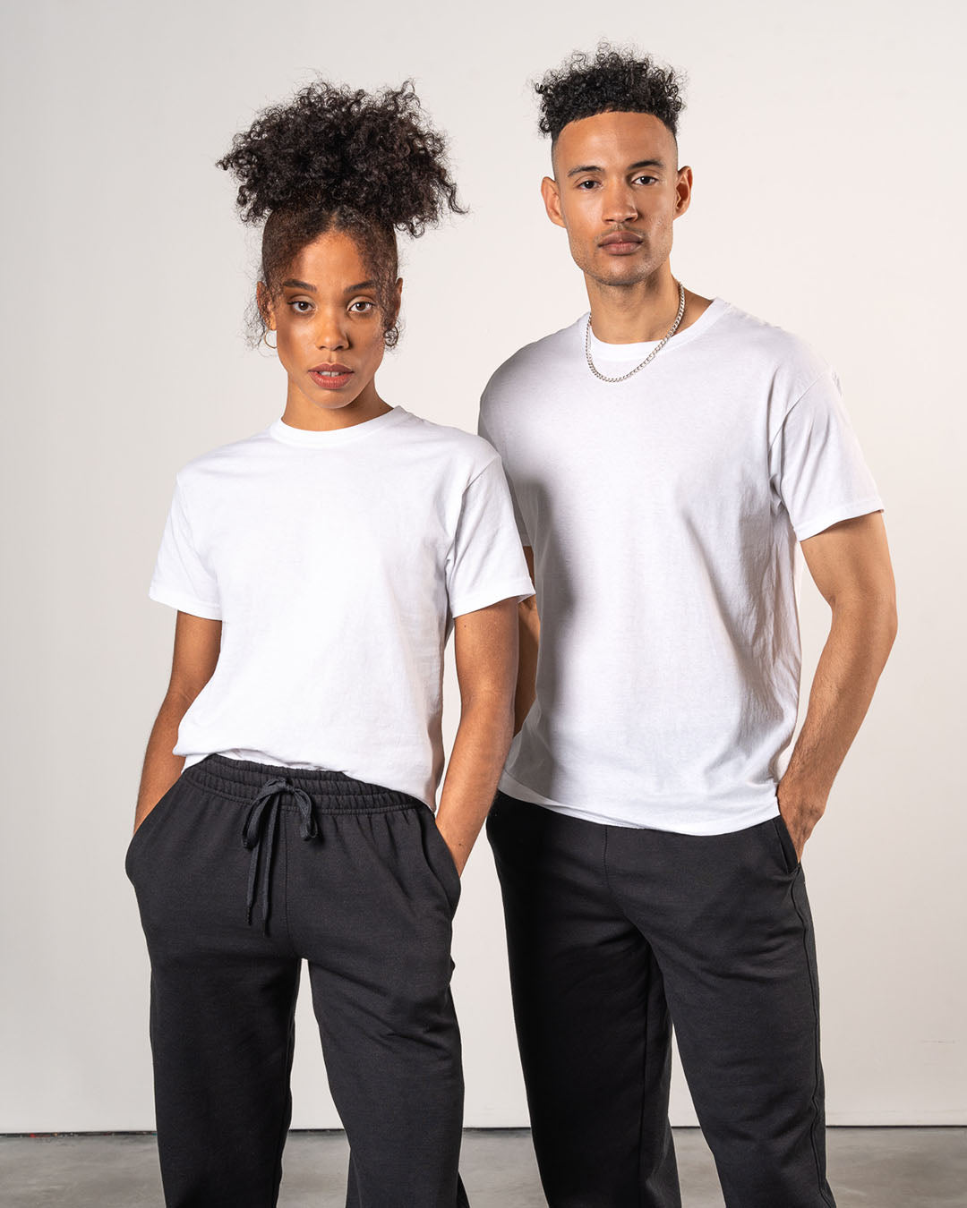 BASICS TEE