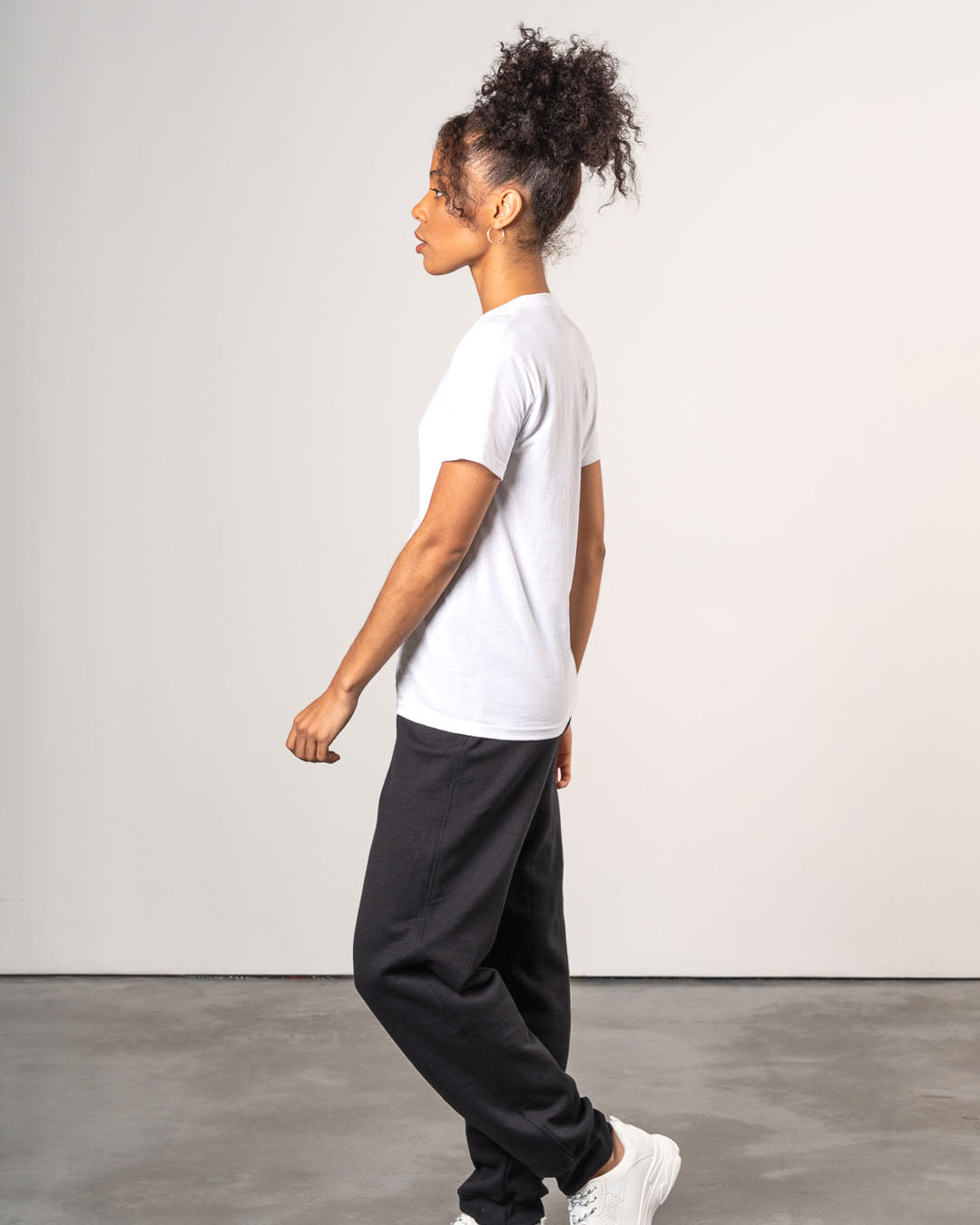 BASICS TEE