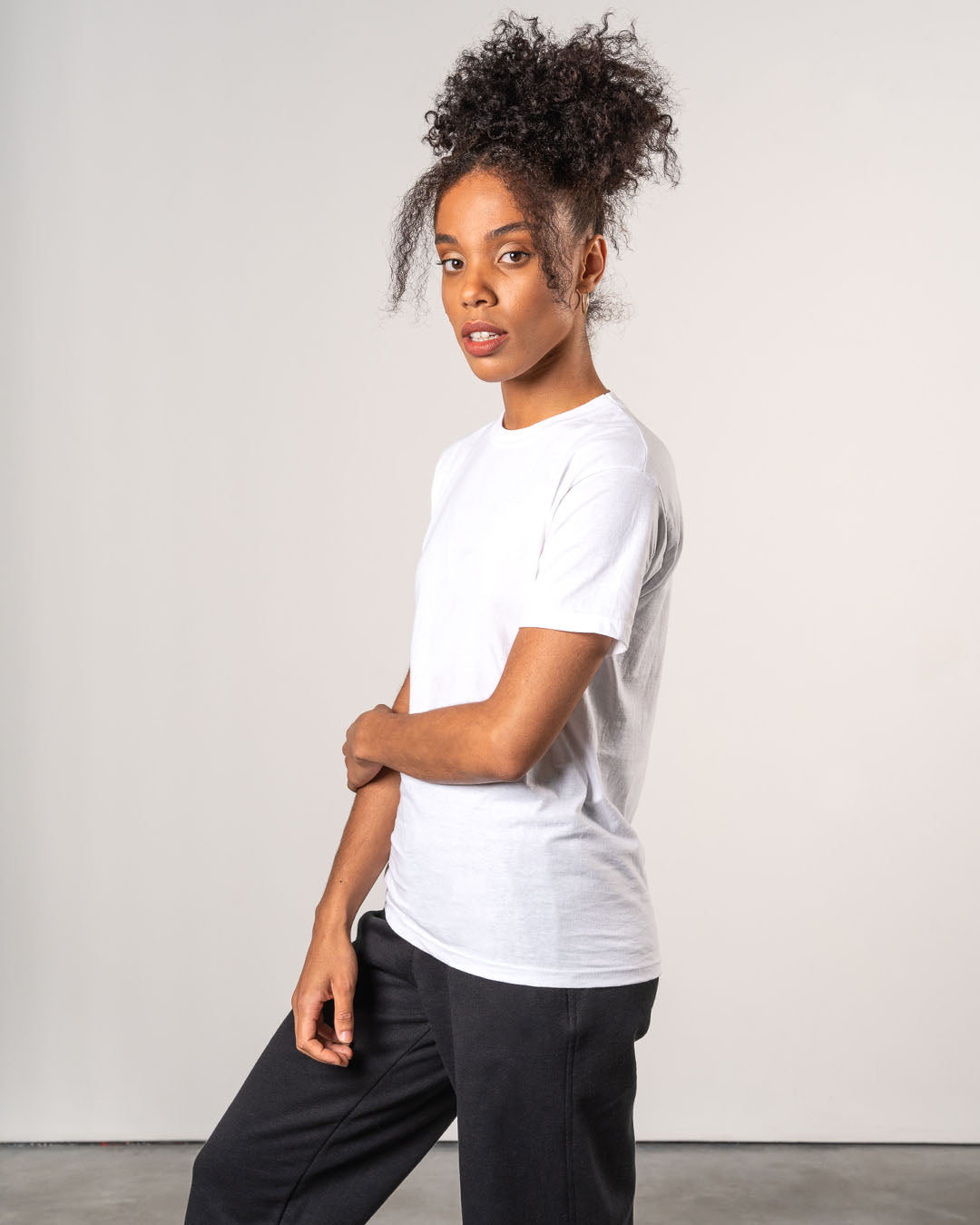 BASICS TEE