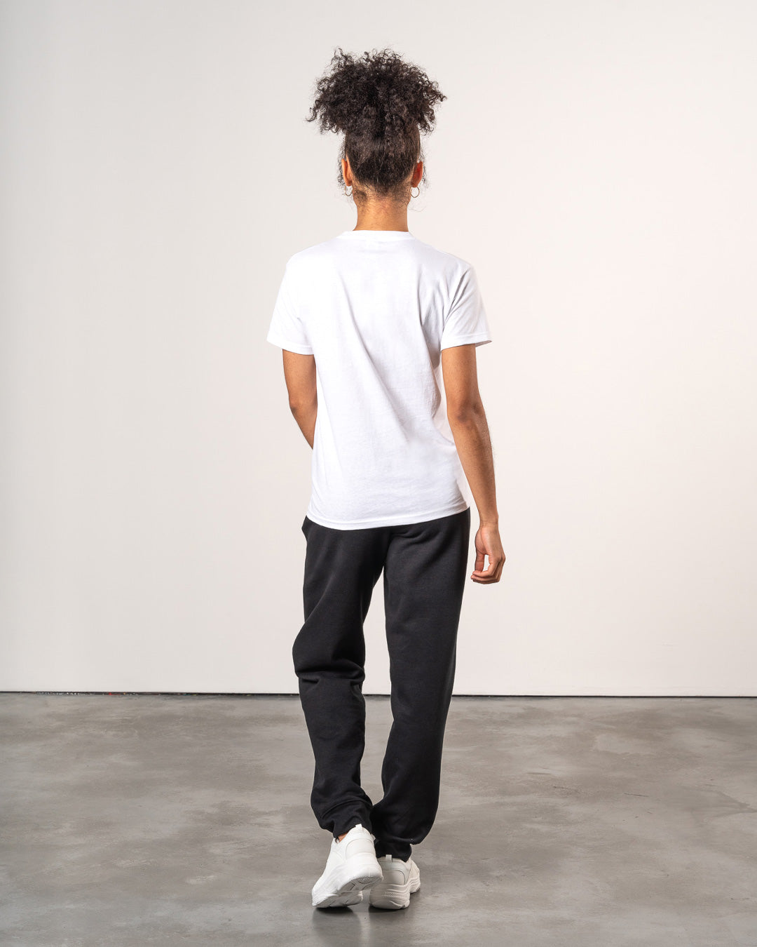 BASICS TEE