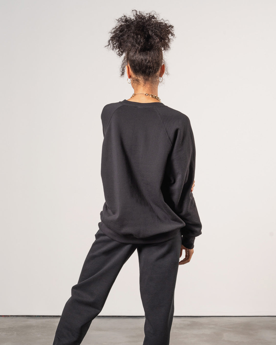 BASICS SWEATSHIRT