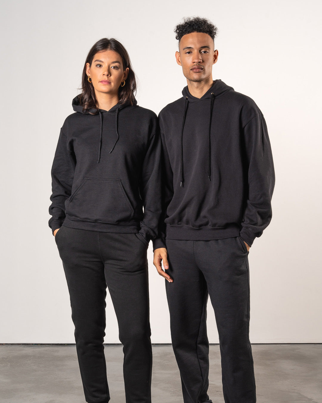 BASICS HOODIE