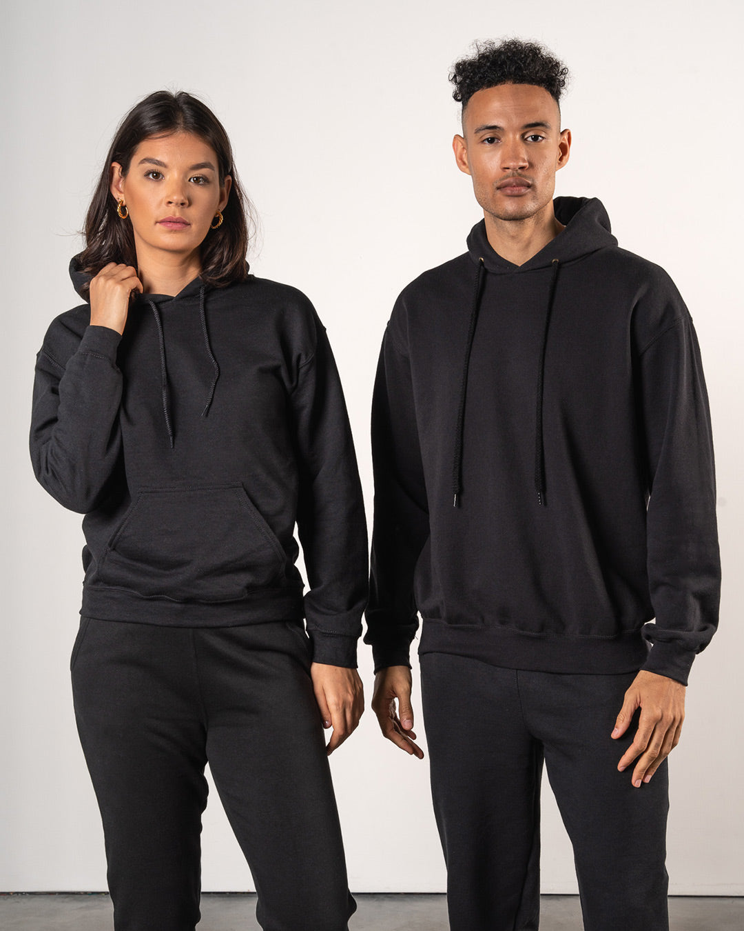 BASICS HOODIE