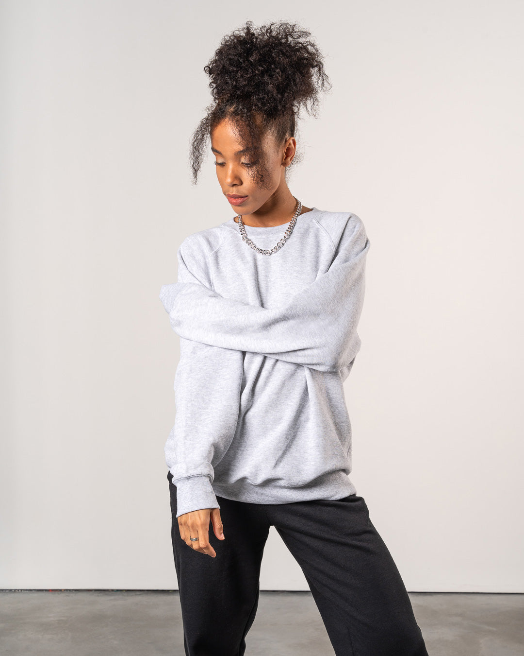 BASICS SWEATSHIRT