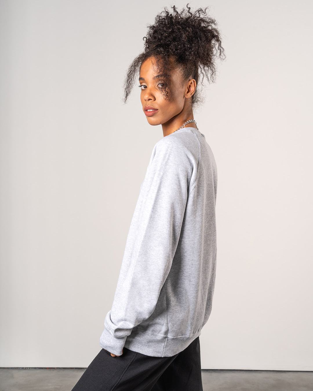 BASICS SWEATSHIRT