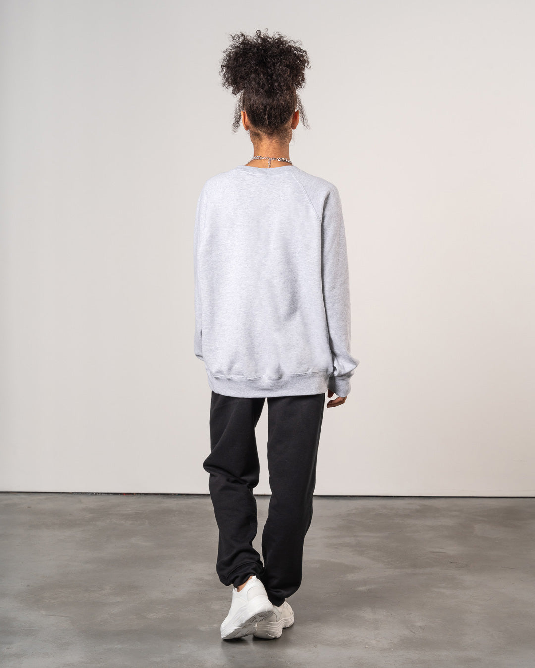 BASICS SWEATSHIRT