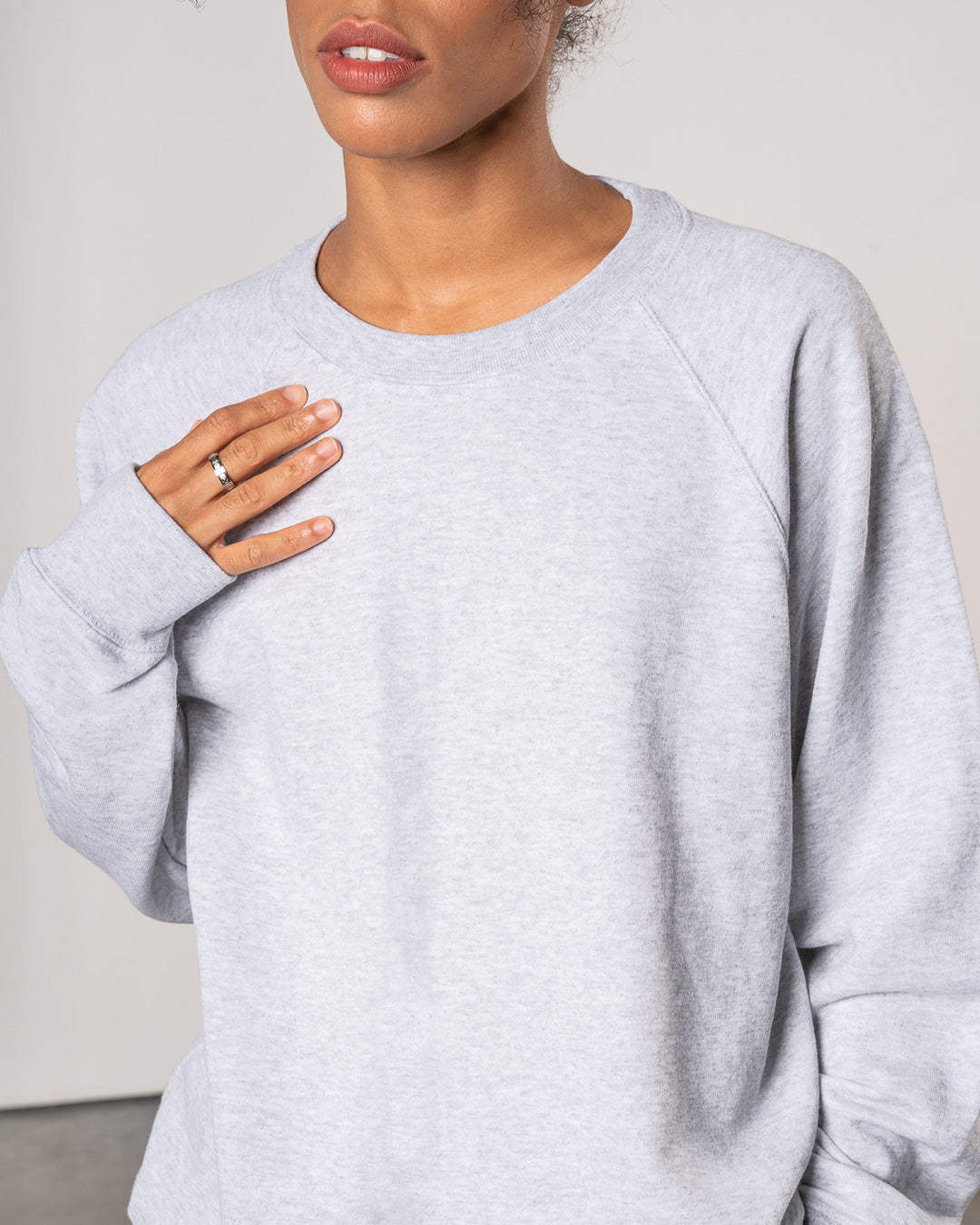 BASICS SWEATSHIRT