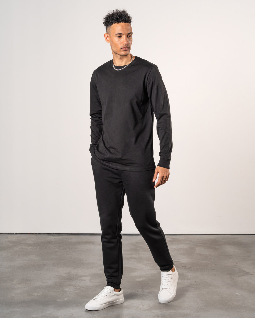 PREMIUM LONG SLEEVE TEE