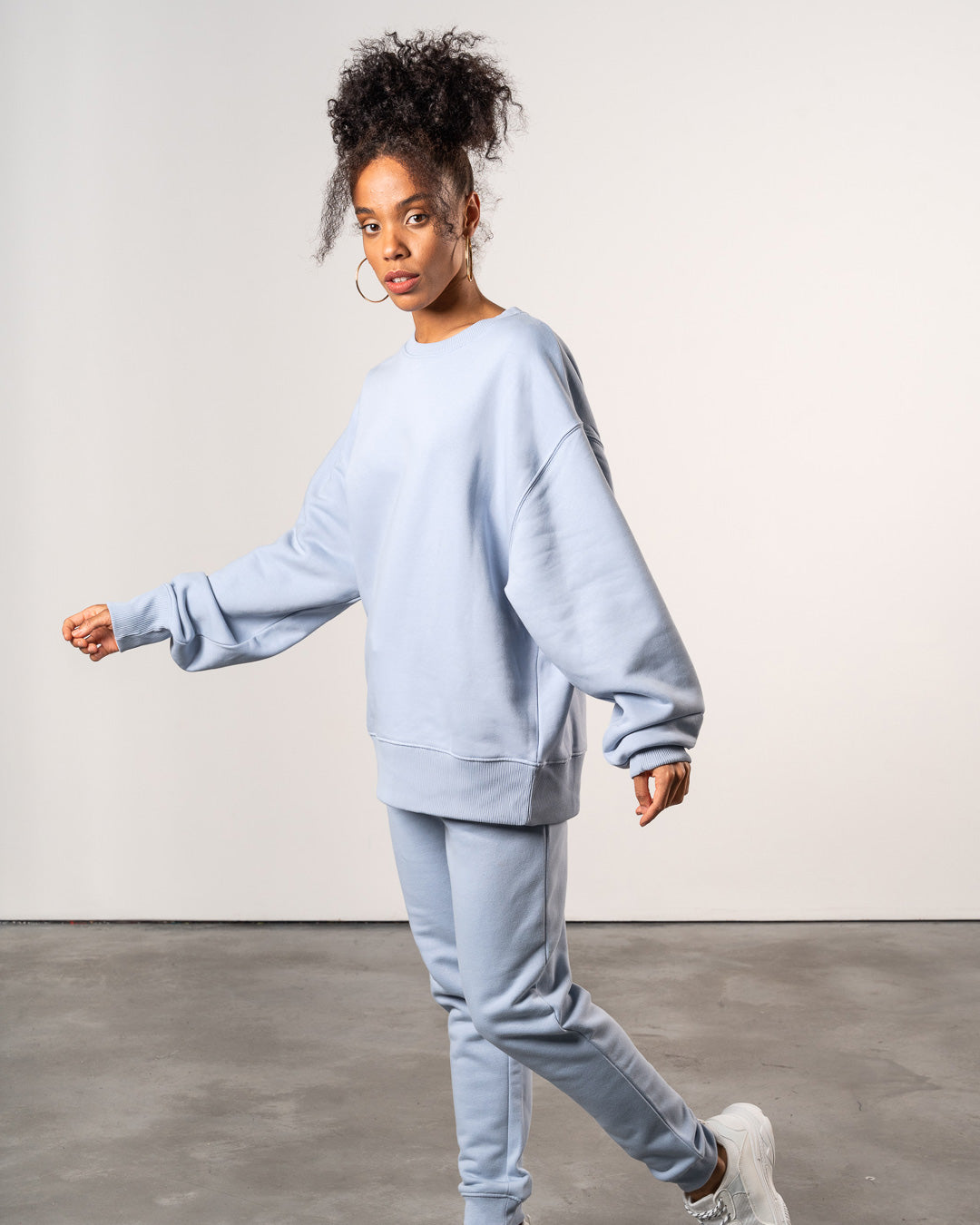 PREMIUM CREW NECK SWEATSHIRT