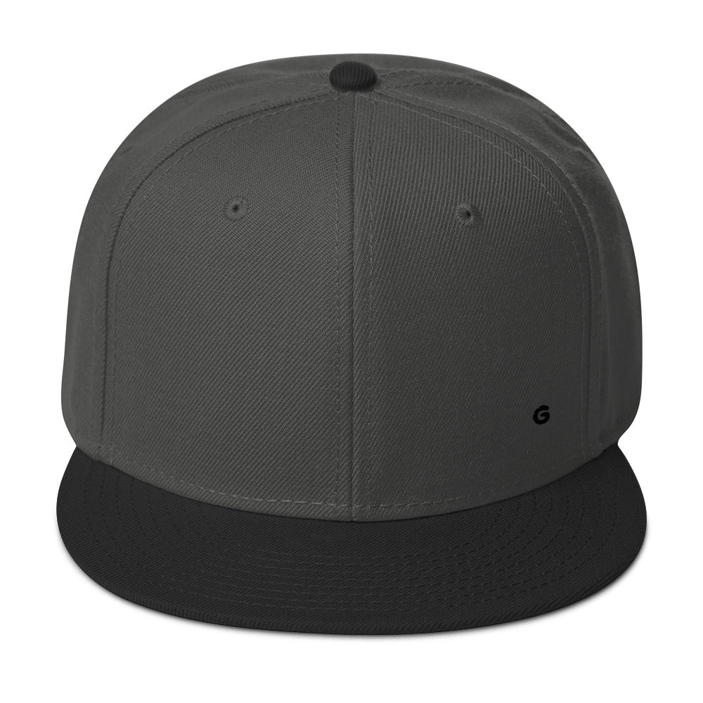 SNAPBACK CAP