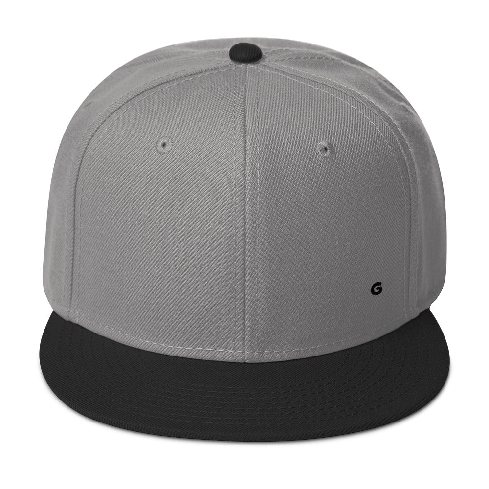 SNAPBACK CAP