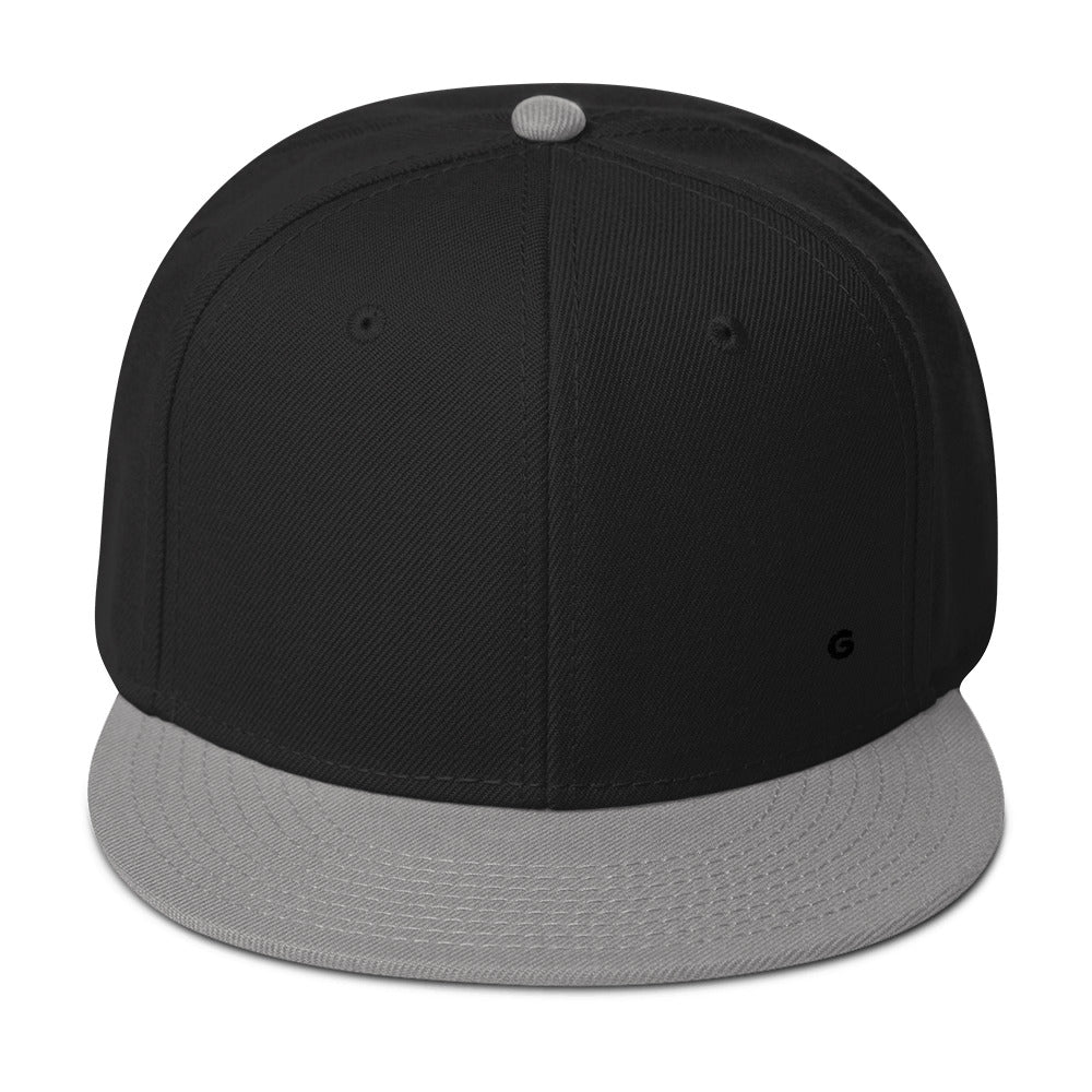 SNAPBACK CAP